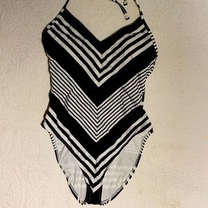2/15$ NWOT Striped One Piece Swim Suit